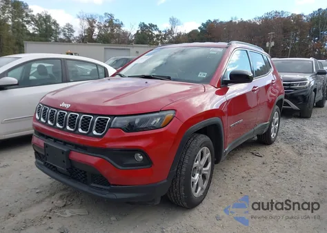 2025 Jeep Compass Latitude 4X4 z USA, uszkodzony, nr VIN 3C4NJDBN0ST595084